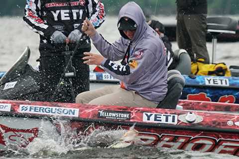 Alton Jones, Jr. Leads after Day 1 of Major League Fishing’s General Tire Heavy Hitters on Caney..